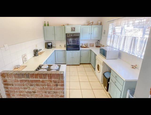 3 BEDROOM HOUSE RENTED IN BLUEWATER BAY